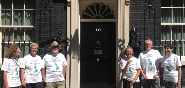 Pilgrims arrive in London