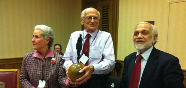 Wellingborough Friend wins peace prize