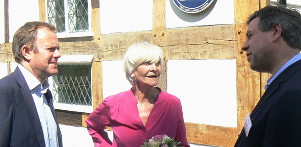 Blue Idol doors open once more