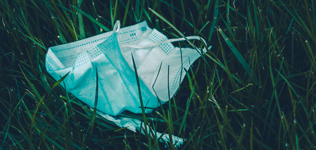 Love in a  time of webcam  and masks