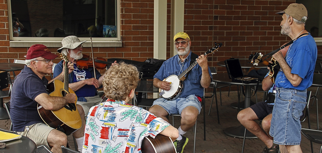 A thousand Friends gather in Minnesota