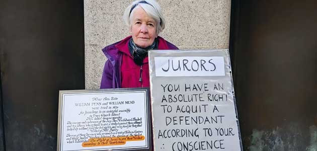 The trials of Trudi Warner: Sue Bennet objects